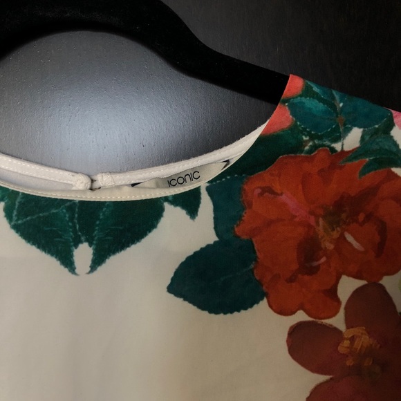 Flower Top - Picture 2 of 5